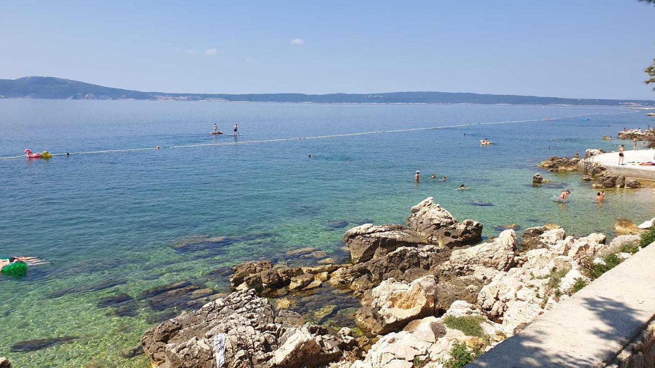 Beachfront Apartmant Veli Нови Винодолски Екстериор снимка